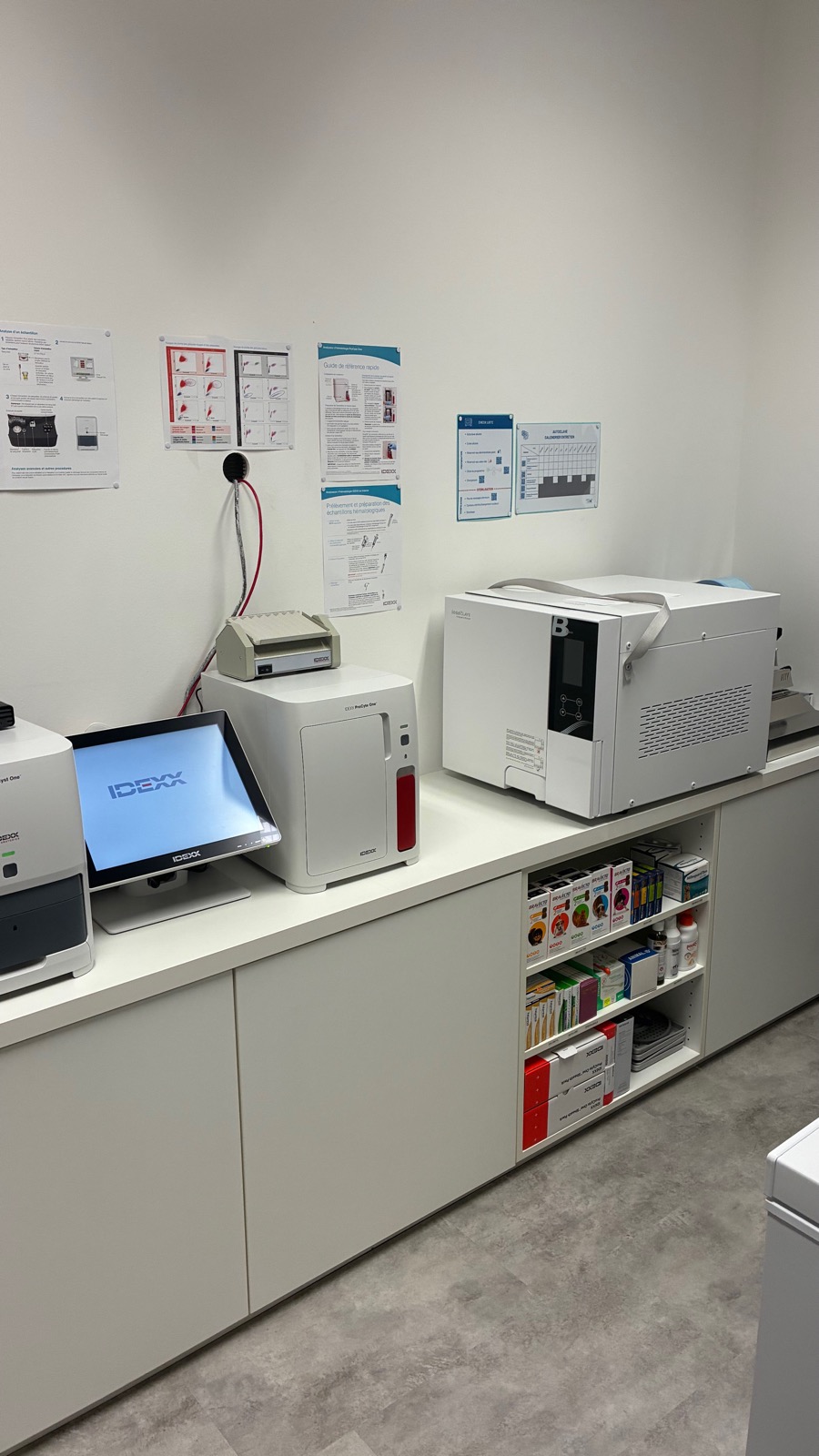 In-house IDEXX laboratory at the Colvet practice